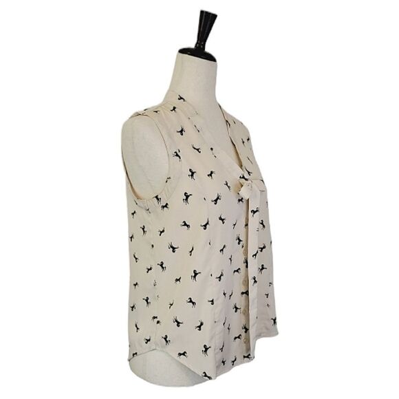 Chloe K Cream Horse Patterned V-neck With Tie Sleeveless Blouse Size S - Picture 2 of 8